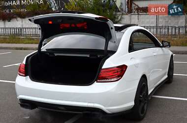 Купе Mercedes-Benz E-Class 2012 в 