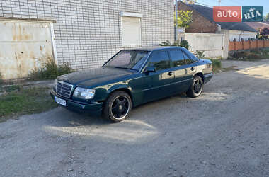 Седан Mercedes-Benz E-Class 1994 в 
