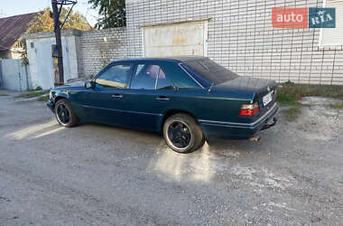 Седан Mercedes-Benz E-Class 1994 в 