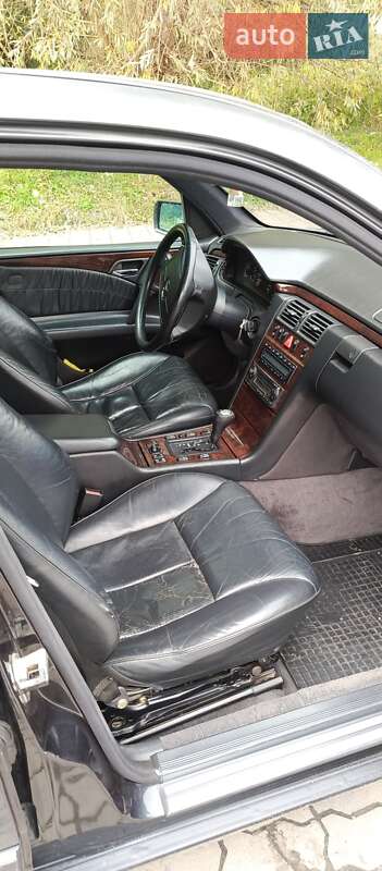 Седан Mercedes-Benz E-Class 1997 в Львове