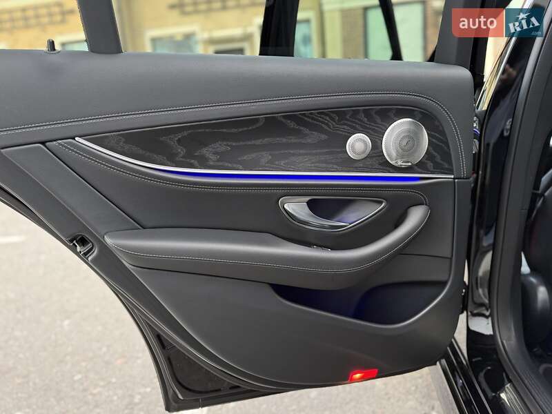 Седан Mercedes-Benz E-Class 2021 в Киеве
