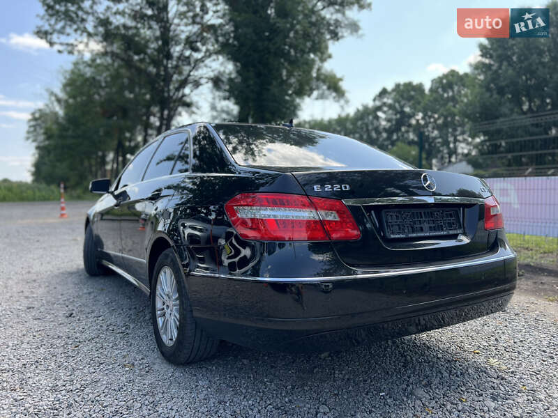 Седан Mercedes-Benz E-Class 2010 в Умани фото 3 Седан Mercedes-Benz E-Class 2010 в Умани