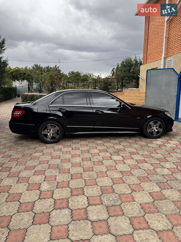 Седан Mercedes-Benz E-Class 2009 в Южноукраинске