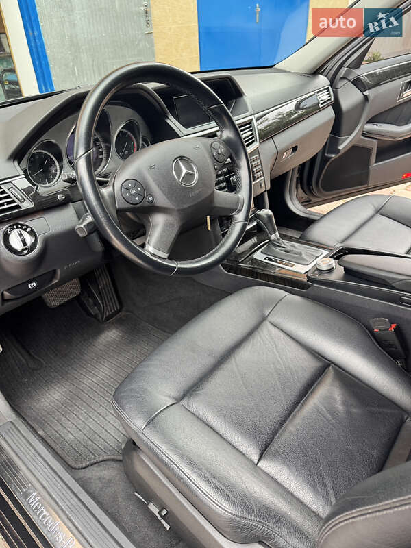 Седан Mercedes-Benz E-Class 2009 в Южноукраинске