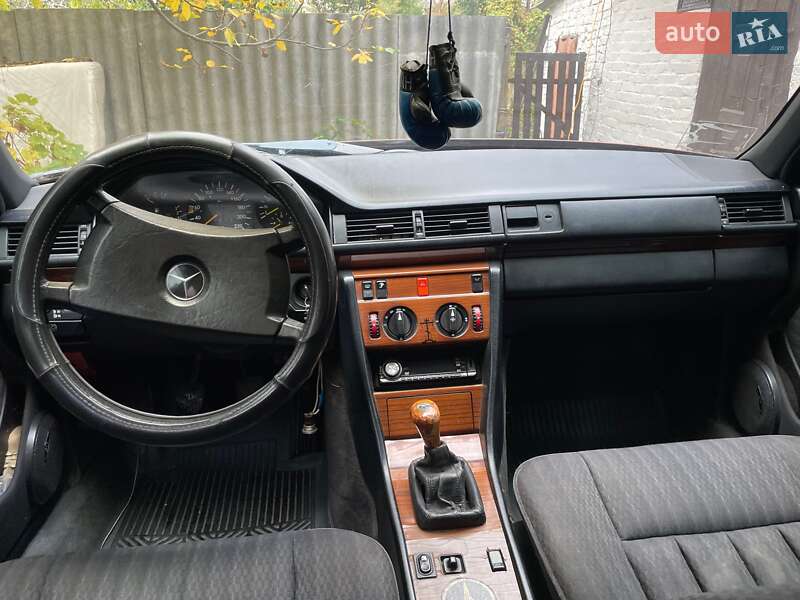 Седан Mercedes-Benz E-Class 1991 в Чигирине фото 13 Седан Mercedes-Benz E-Class 1991 в Чигирине