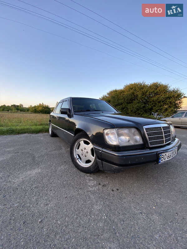 Седан Mercedes-Benz E-Class 1992 в Тернополі