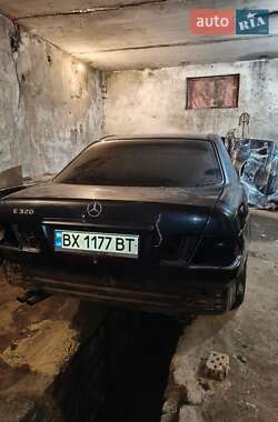 Седан Mercedes-Benz E-Class 1997 в Хмельницком