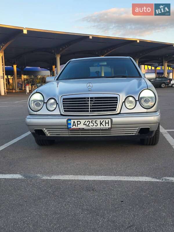 Седан Mercedes-Benz E-Class 1998 в Запорожье