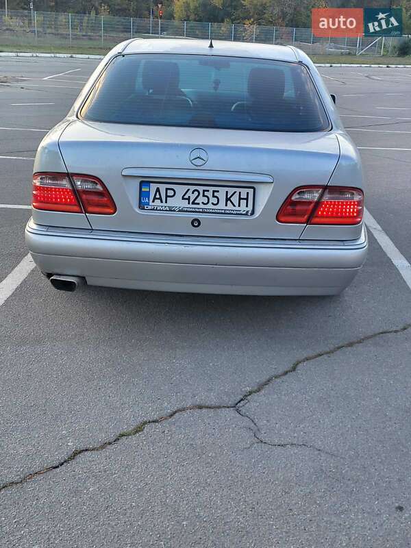 Седан Mercedes-Benz E-Class 1998 в Запорожье
