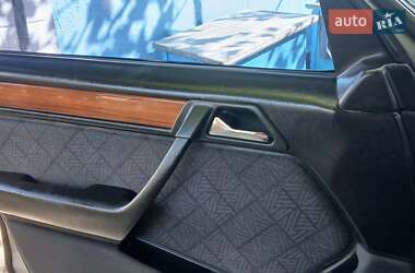 Седан Mercedes-Benz E-Class 1994 в 