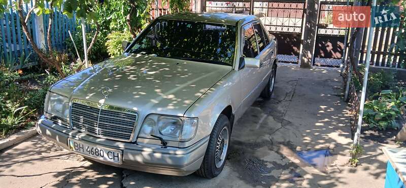 Mercedes-Benz E-Class 1994