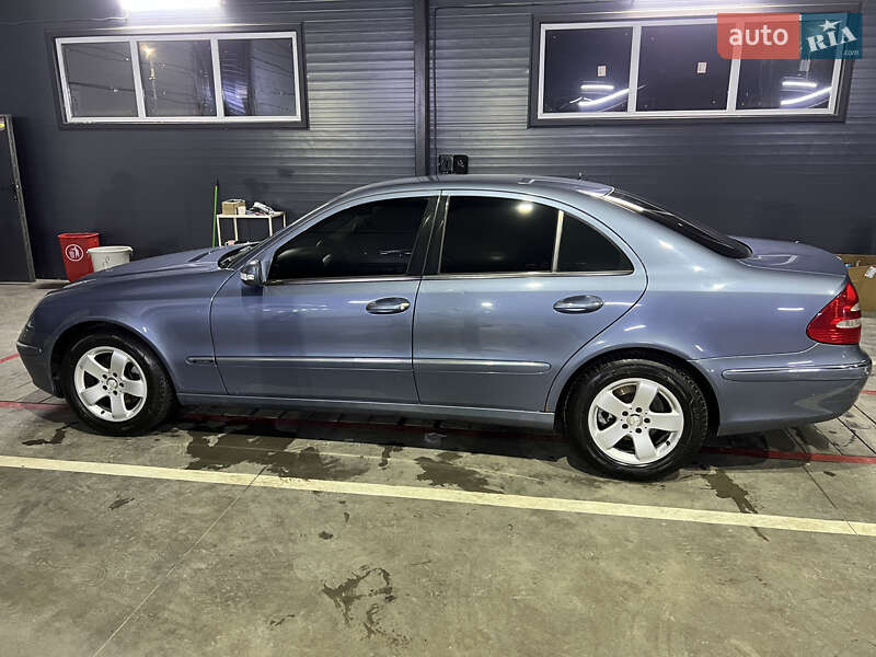Седан Mercedes-Benz E-Class 2003 в Березному
