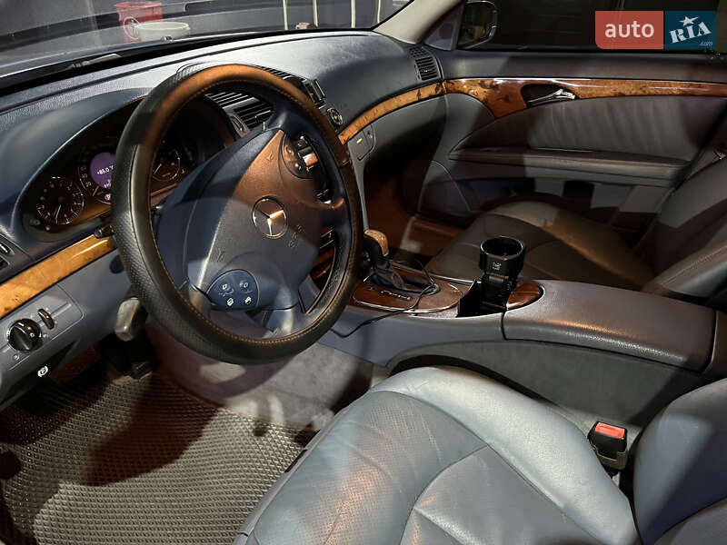 Седан Mercedes-Benz E-Class 2003 в Березному