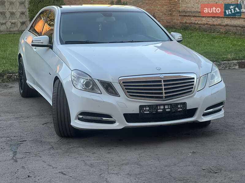 Mercedes-Benz E-Class 2011