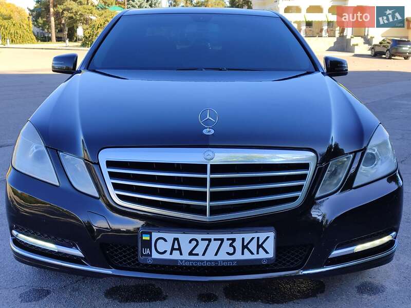 Седан Mercedes-Benz E-Class 2012 в Умані