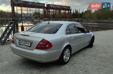 Седан Mercedes-Benz E-Class 2002 в  фото 2 Седан Mercedes-Benz E-Class 2002 в