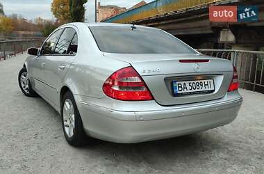Седан Mercedes-Benz E-Class 2002 в  фото 12 Седан Mercedes-Benz E-Class 2002 в