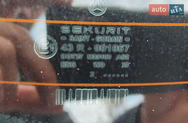 Седан Mercedes-Benz E-Class 2002 в  фото 24 Седан Mercedes-Benz E-Class 2002 в