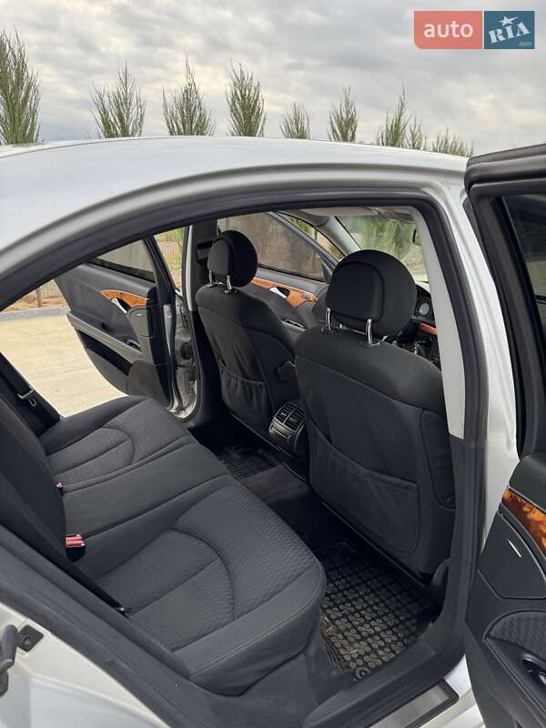 Седан Mercedes-Benz E-Class 2002 в Ужгороді