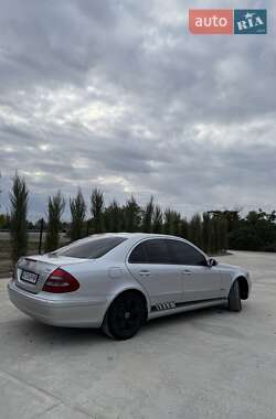 Седан Mercedes-Benz E-Class 2002 в 