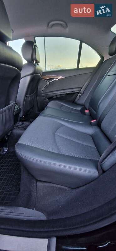Седан Mercedes-Benz E-Class 2008 в Черновцах