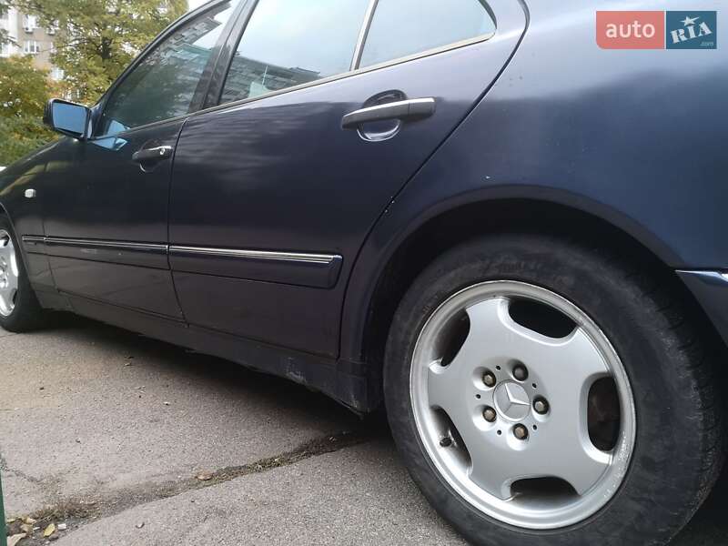 Седан Mercedes-Benz E-Class 1997 в Києві