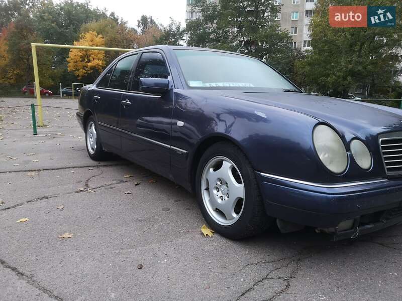 Седан Mercedes-Benz E-Class 1997 в Києві