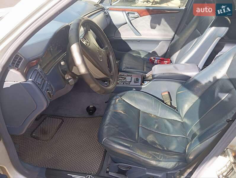 Седан Mercedes-Benz E-Class 2001 в Виннице фото 9 Седан Mercedes-Benz E-Class 2001 в Виннице