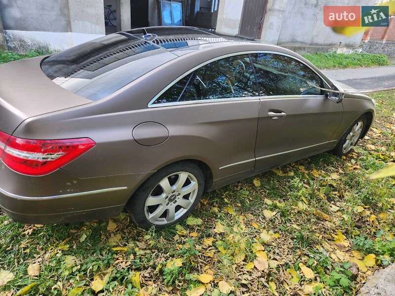 Купе Mercedes-Benz E-Class 2010 в Киеве