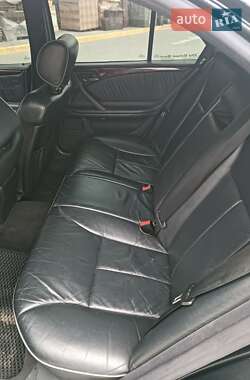 Седан Mercedes-Benz E-Class 2001 в  фото 8 Седан Mercedes-Benz E-Class 2001 в