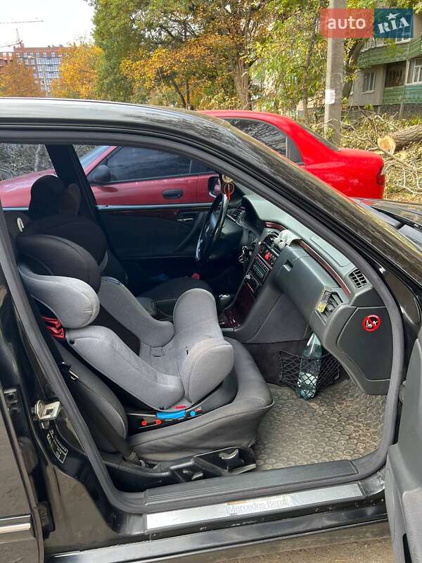 Седан Mercedes-Benz E-Class 2001 в Полтаві