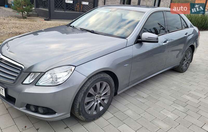 Седан Mercedes-Benz E-Class 2009 в Хусті