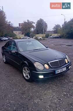 Седан Mercedes-Benz E-Class 2004 в Рівному