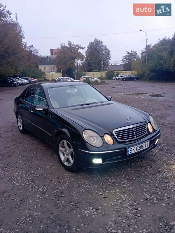 Mercedes-Benz E-Class 2004