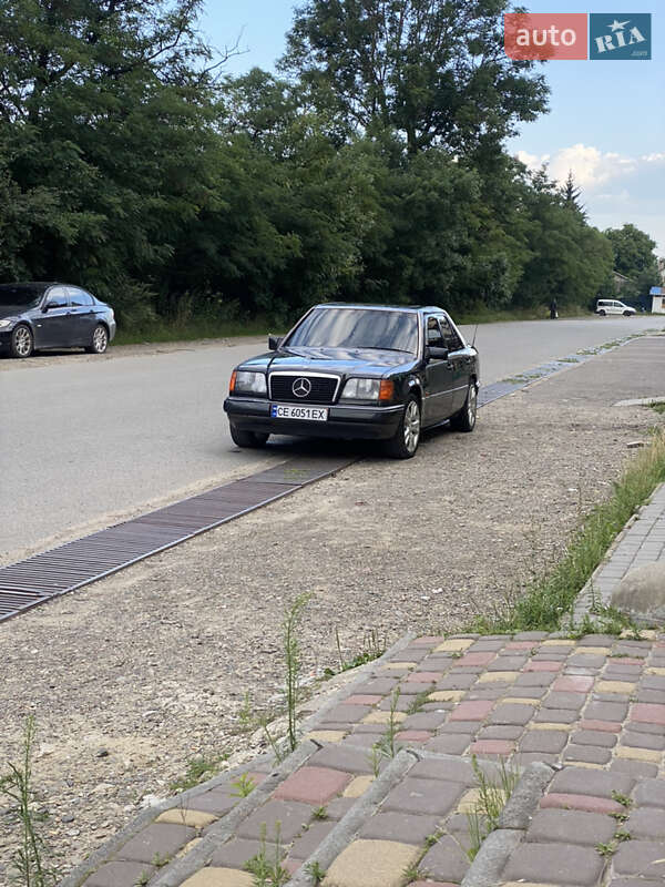 Седан Mercedes-Benz E-Class 1995 в Глибокій фото Седан Mercedes-Benz E-Class 1995 в Глибокій