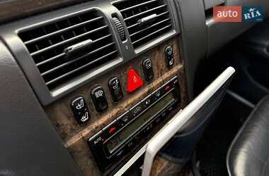 Седан Mercedes-Benz E-Class 2000 в 