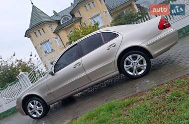 Седан Mercedes-Benz E-Class 2002 в Черновцах