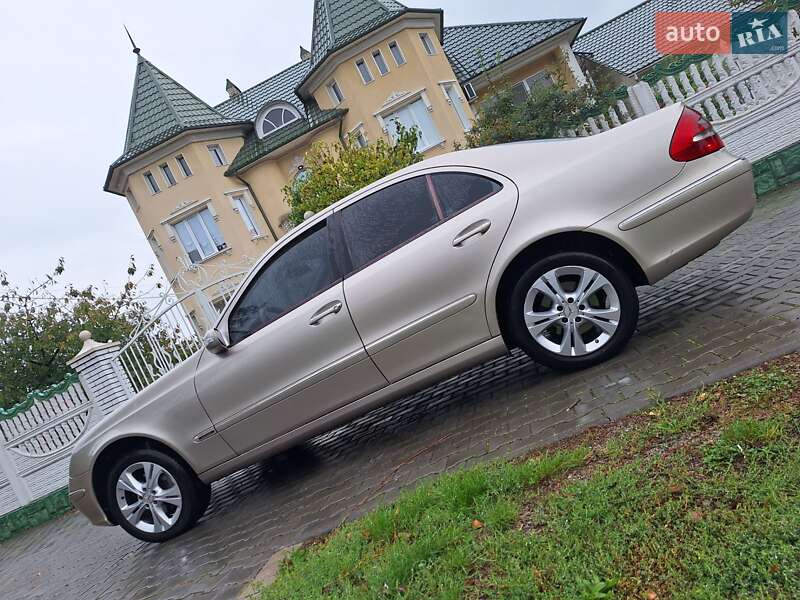 Mercedes-Benz E-Class 2002