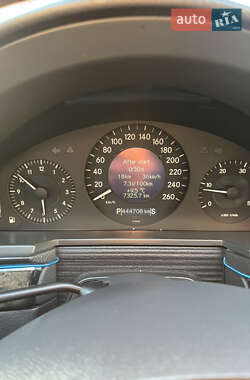 Універсал Mercedes-Benz E-Class 2004 в 