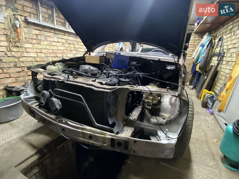 Седан Mercedes-Benz E-Class 1993 в Коцюбинском фото 2 Седан Mercedes-Benz E-Class 1993 в Коцюбинском