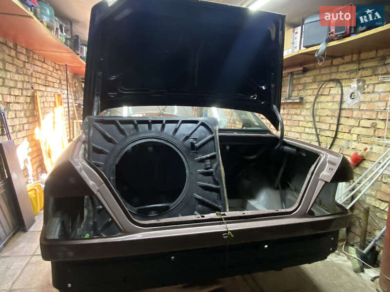 Седан Mercedes-Benz E-Class 1993 в Коцюбинском фото 7 Седан Mercedes-Benz E-Class 1993 в Коцюбинском