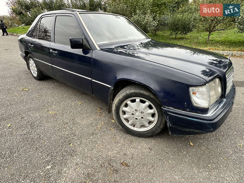 Седан Mercedes-Benz E-Class 1994 в Хмельницком