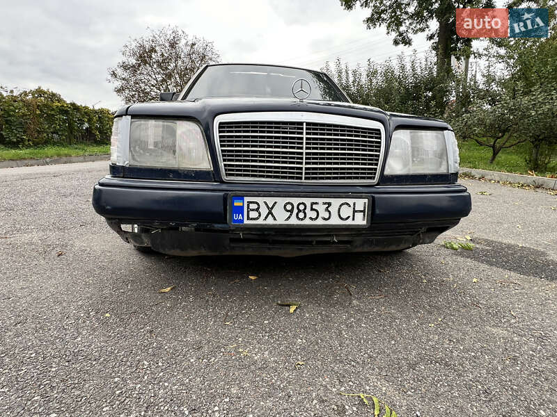 Седан Mercedes-Benz E-Class 1994 в Хмельницком