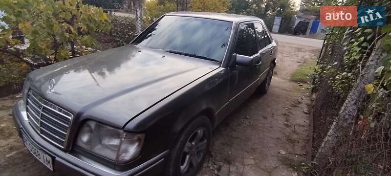 Седан Mercedes-Benz E-Class 1992 в Кропивницком
