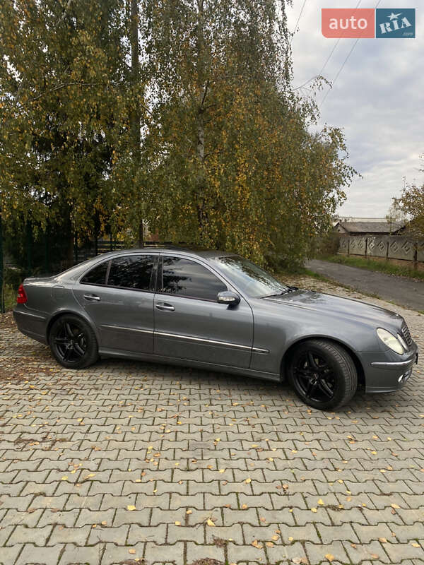 Седан Mercedes-Benz E-Class 2004 в Стрые