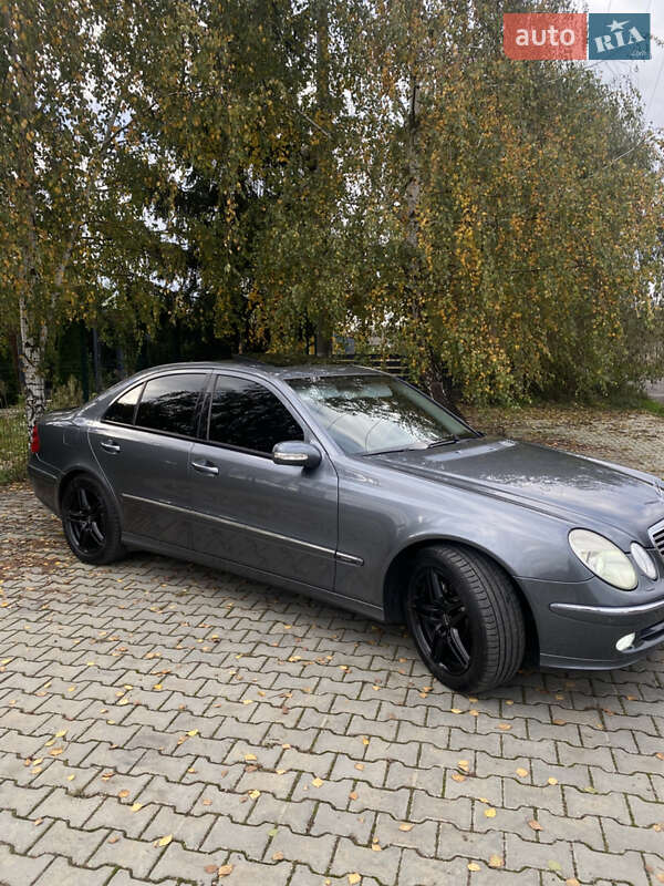 Седан Mercedes-Benz E-Class 2004 в Стрые