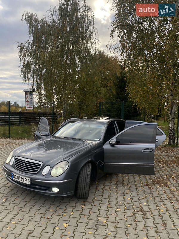 Седан Mercedes-Benz E-Class 2004 в Стрые