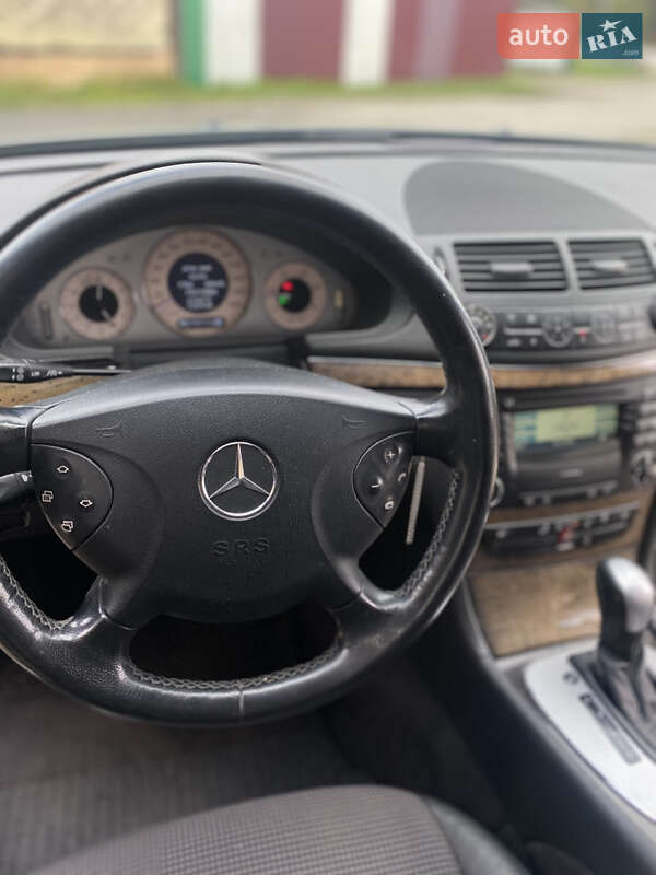 Седан Mercedes-Benz E-Class 2004 в Стрые