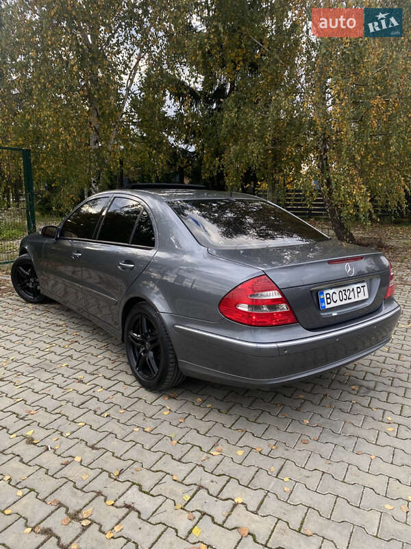 Седан Mercedes-Benz E-Class 2004 в Стрые
