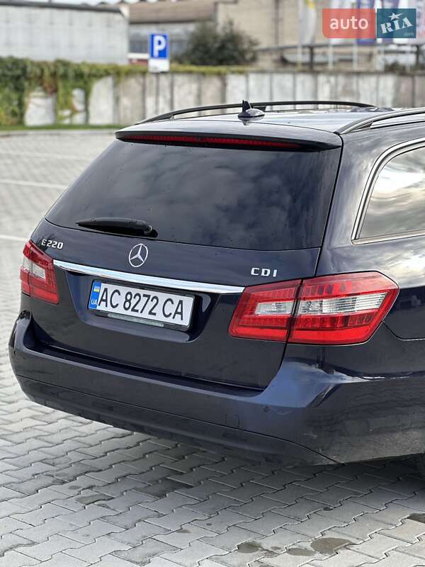 Универсал Mercedes-Benz E-Class 2010 в Нововолынске